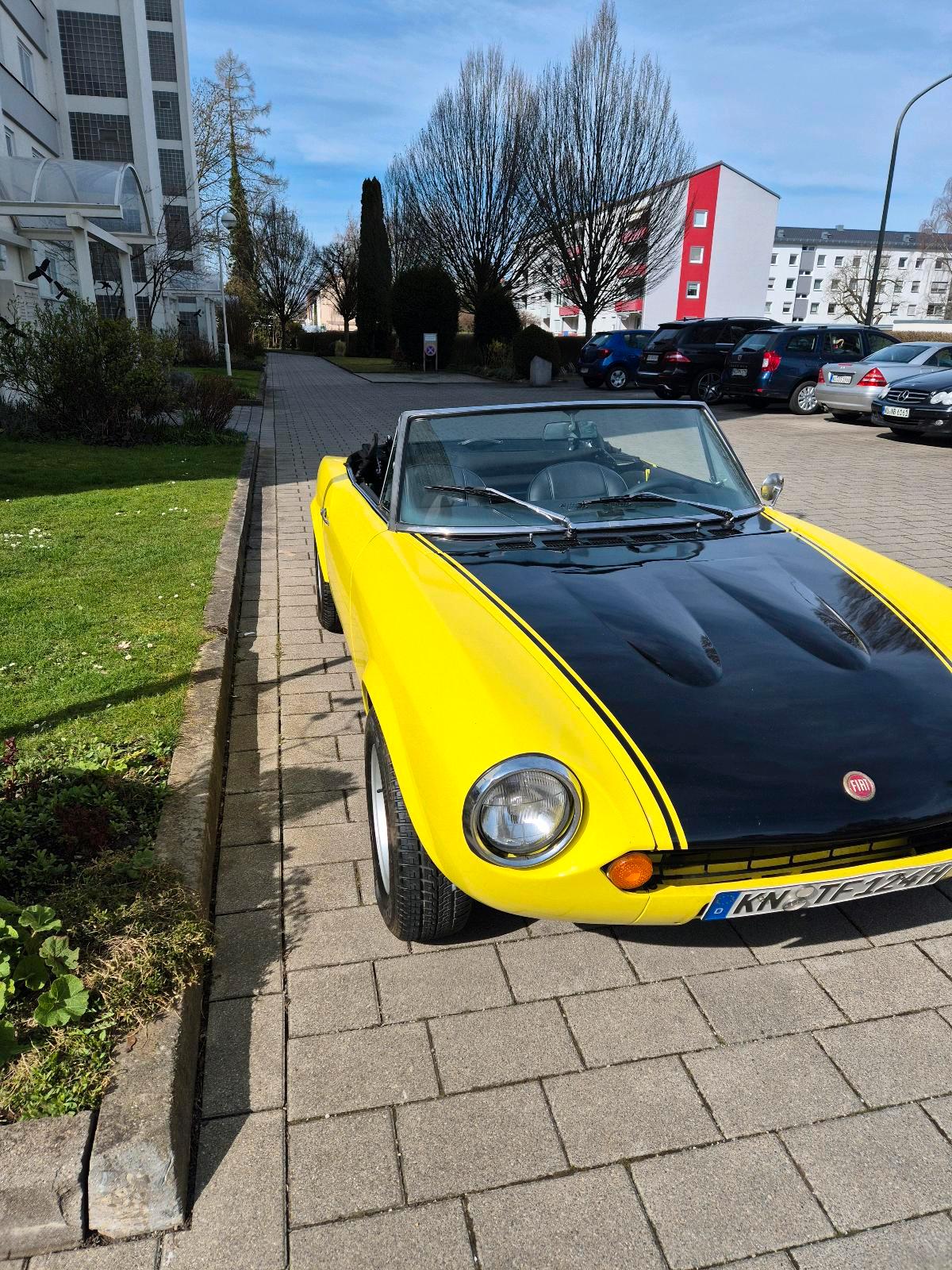 Abbildung des Autos Fiat Spider 124 CS1