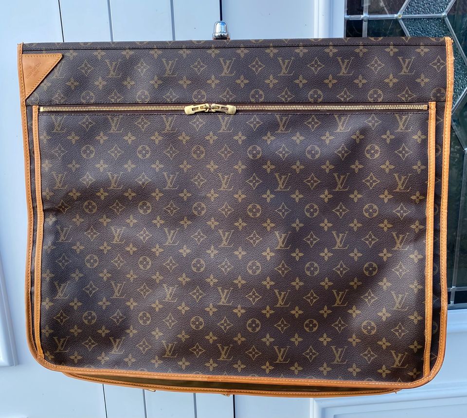 Louis Vuitton Reise Kleidersack Garment Case Gurt Rechnung VIP in Buchholz in der Nordheide