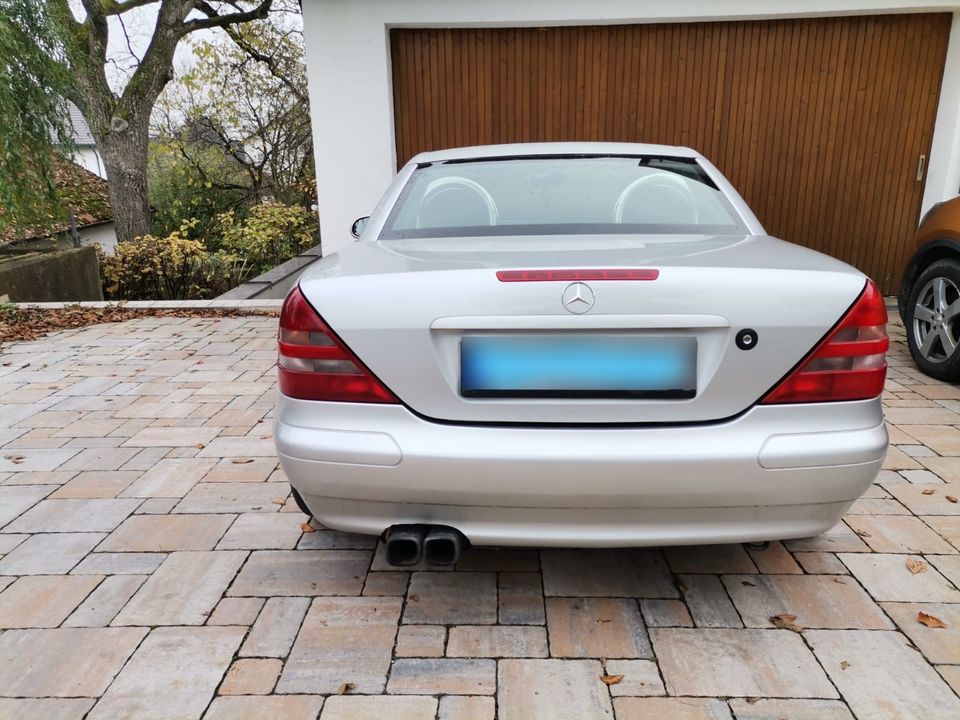 Mercedes SLK 200 in Hattenhofen