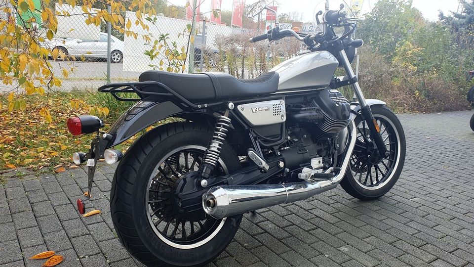 Moto Guzzi V9 Roamer in Potsdam