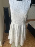 Neues Weißes Standesamtkleid Brautkleid von Swing in Größe 40 Bayern - Langweid am Lech Vorschau