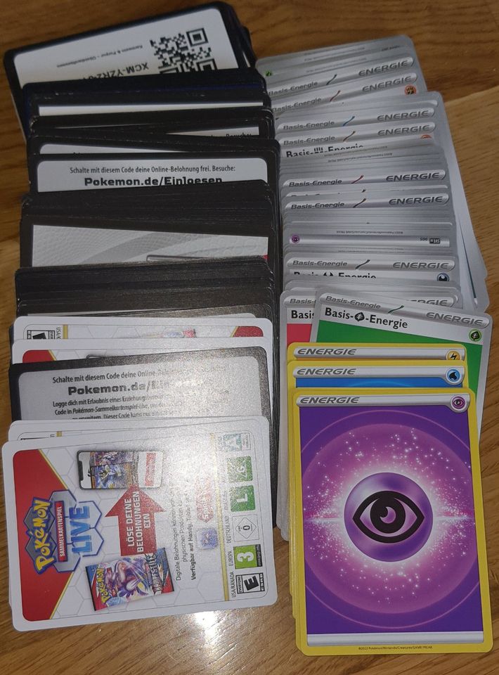 Pokemon Karten, Codes und (Basis)Energie, neu, 150 Karten in Sonsbeck