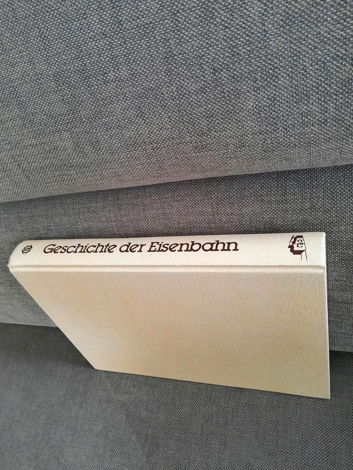 Buch "Geschichte der Eisenbahn" in Dresden