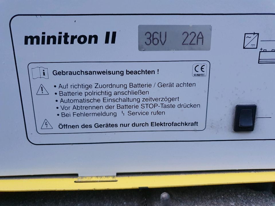 Kärcher 36 V 22 A - minitron Ladegerät Hubwagen Stapler in Ulm
