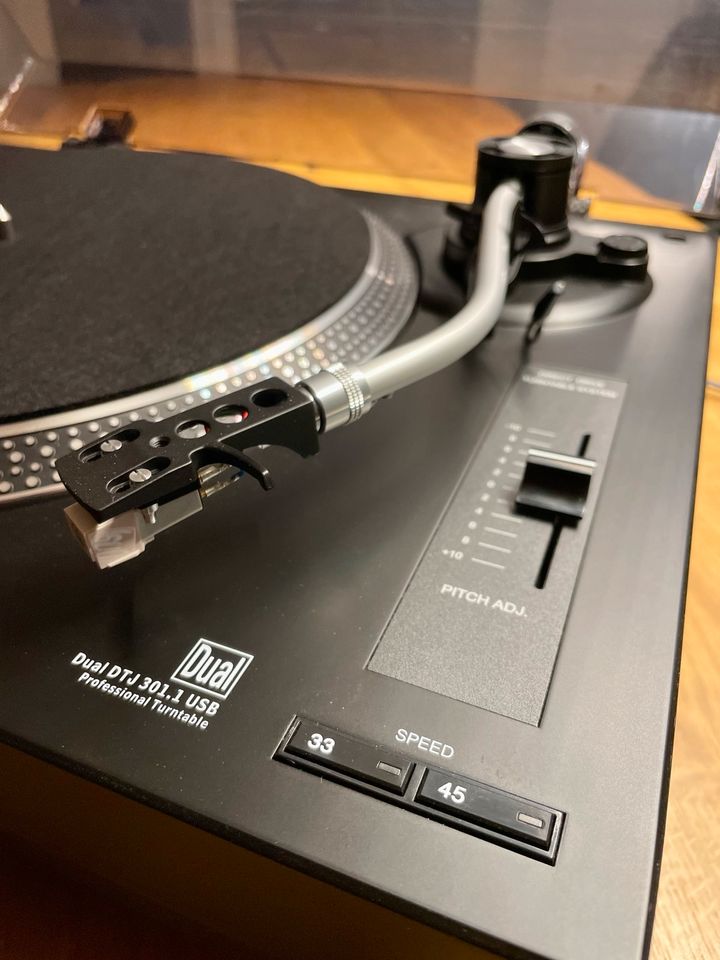 Schallplattenspieler Dual DTJ 301.1 USB in Essen