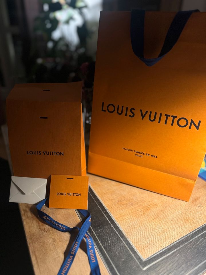 Louis Vuitton, Einkaufstaschen Geschenk Taschen in Göttingen