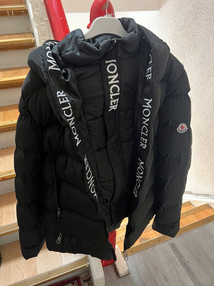 Moncler Herren winterjacke XXL in Ludwigshafen