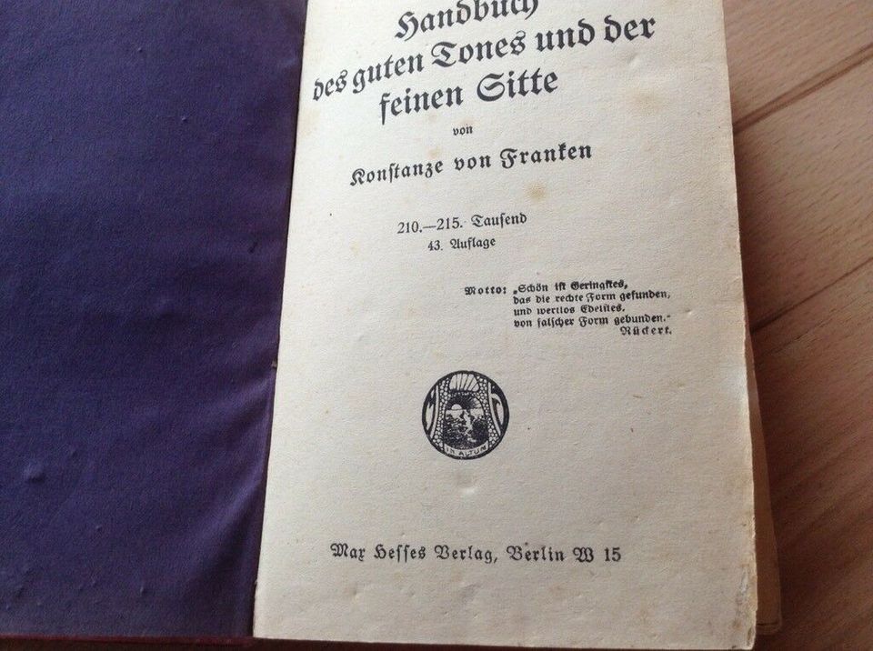 "Der gute Ton" von Konstanze von Franken von 1921 in Werder (Havel)