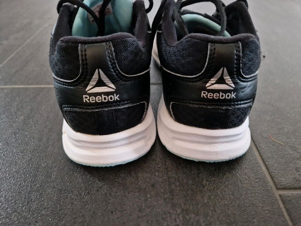 Reebok Sneaker Gr. 37.5 schwarz Mesch leichter Schuh in Bayern