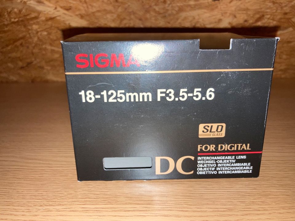 Objektiv zum Wechseln Sigma 18-125mm F3.5-5.6 sehr gut erhalten in Camburg