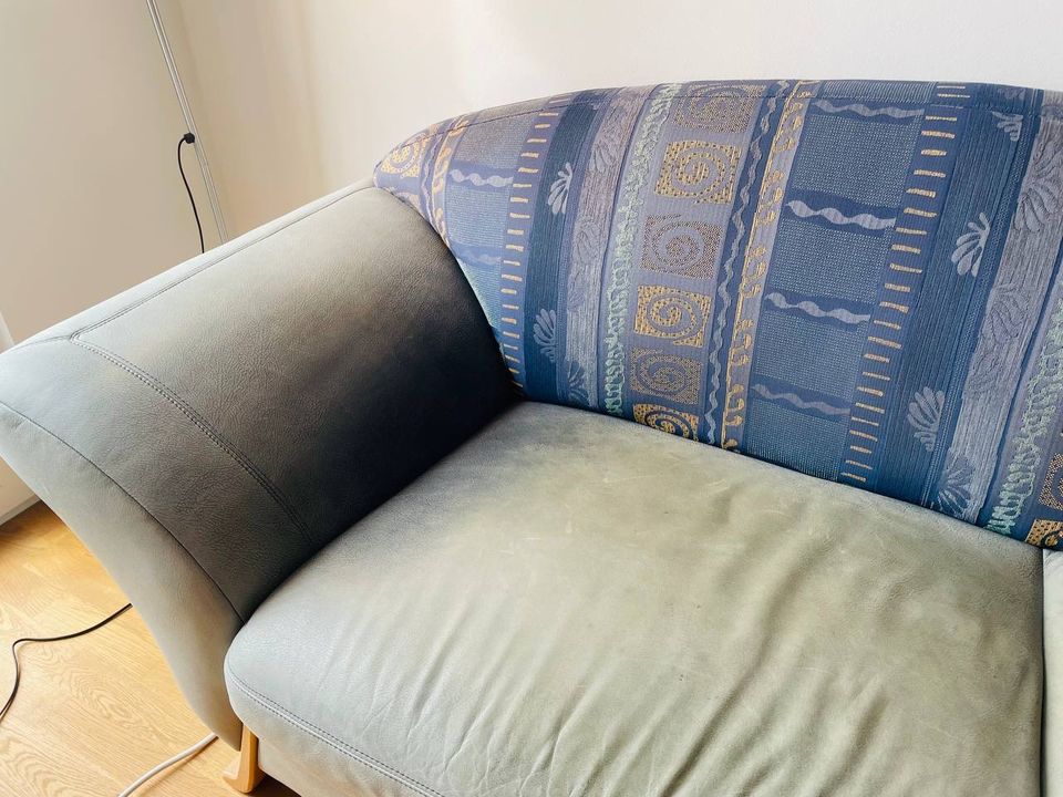 Sofa Couch Leder bis 27. Mai abzuholen in Leipzig