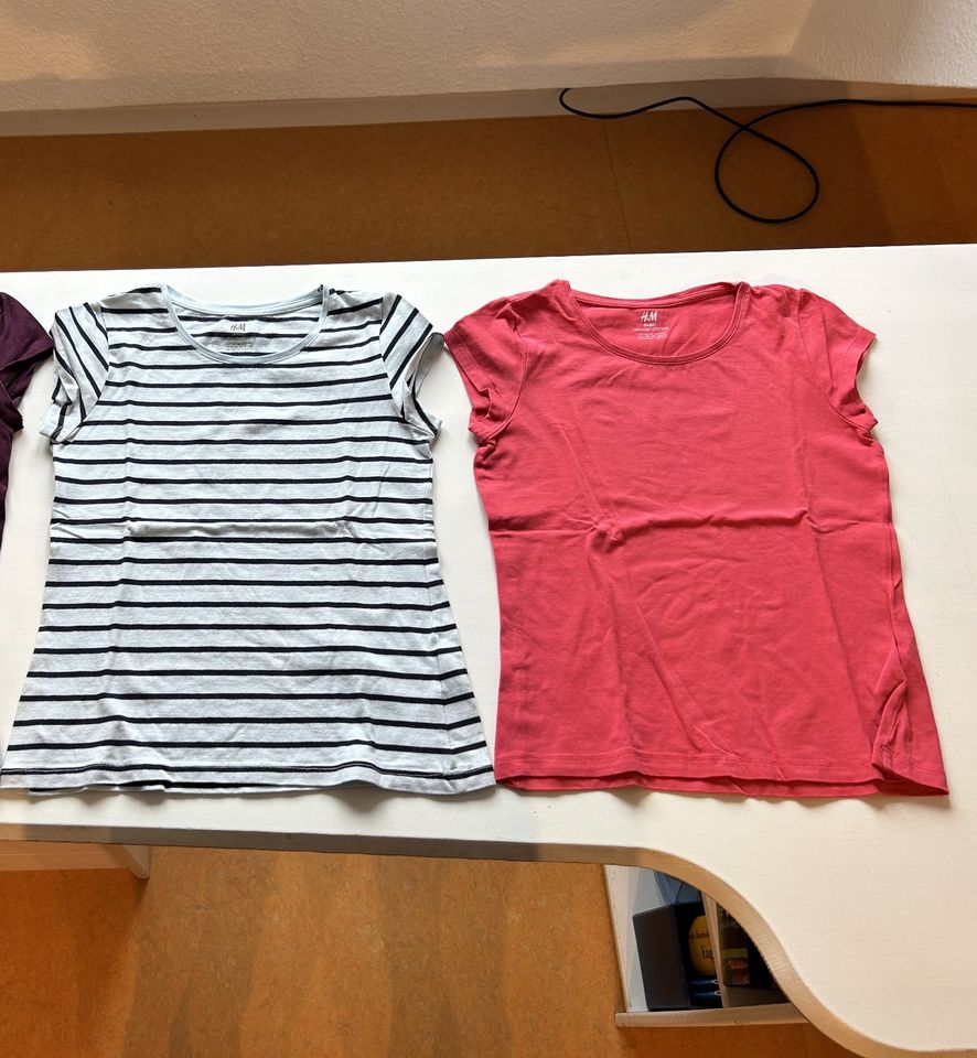 2 x H&M Basic Mädchen T-Shirt 134 / 140 – weiß pink in Frankfurt am Main