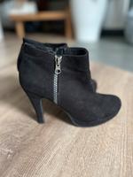schwarze Pumps / Stiefeletten mit Absatz, Gr. 36 -sehr gut Sachsen - Drebach Vorschau