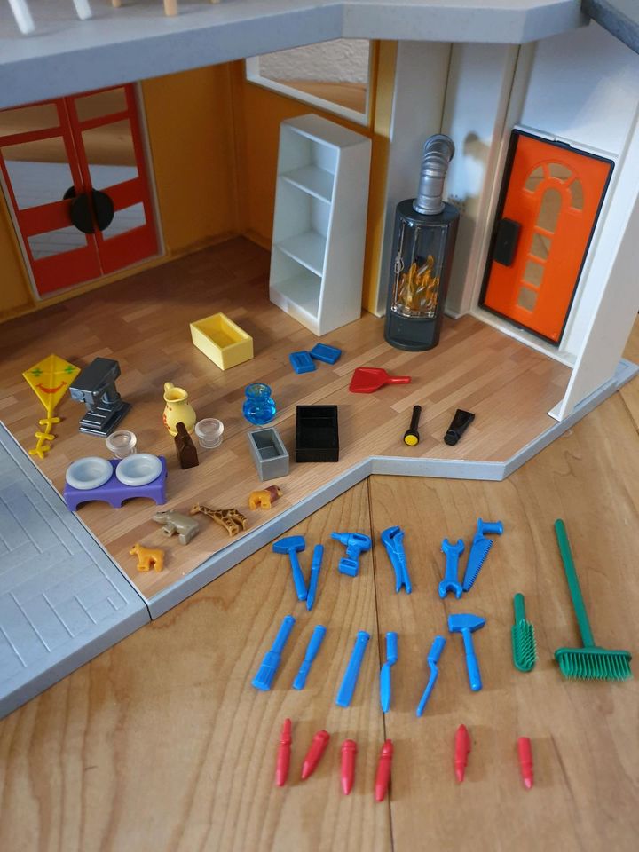 Playmobil Modernes Wohnhaus+Zusatzetage+9 Zimmer+ Beleuchtung in Zemmer