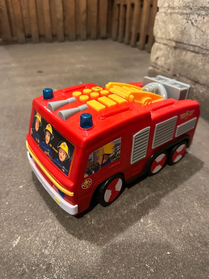 Feuerwehr spielauto in Wiesbaden
