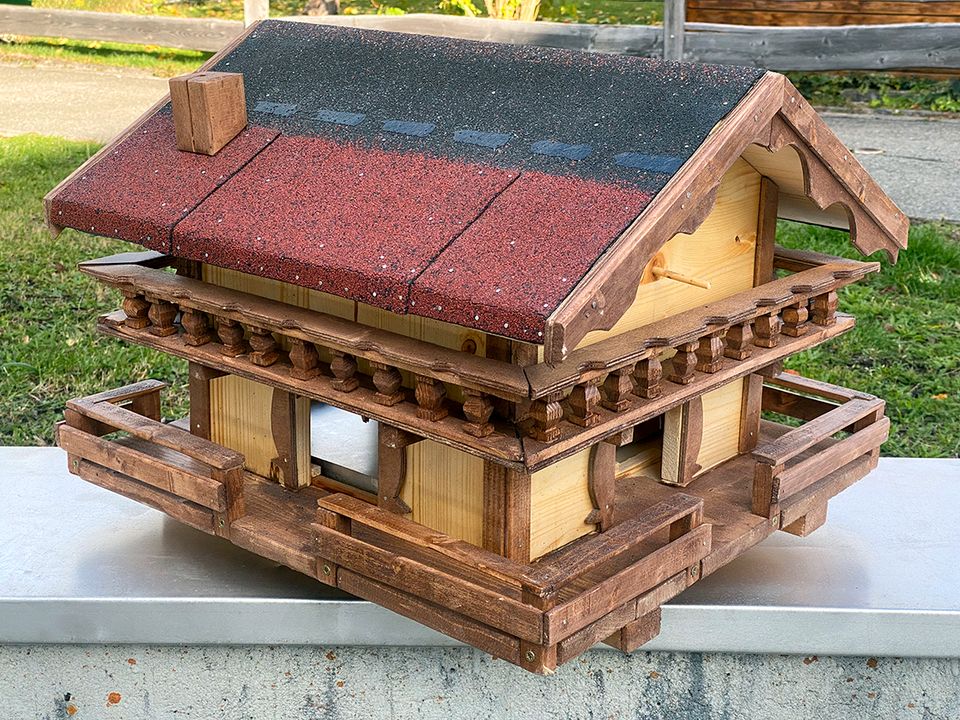 XXL Vogelhaus Vogelhäuschen Vogelvilla Futterhaus - Handarbeit in Penzberg