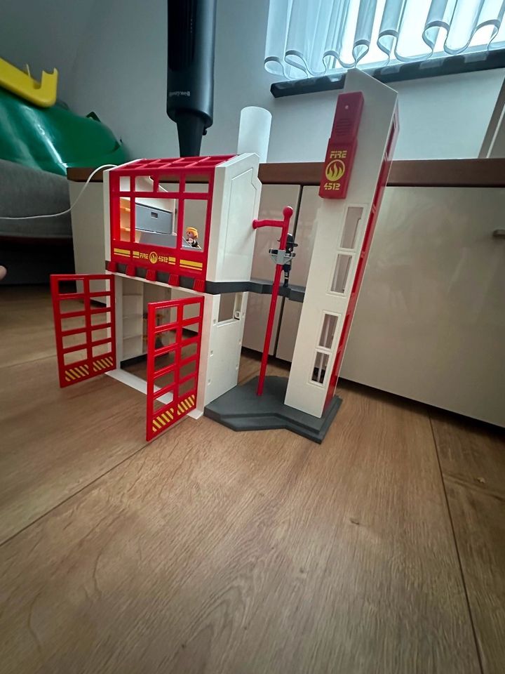 Playmobil Feuerwehrwache 4361 in Kröppelshagen-Fahrendorf