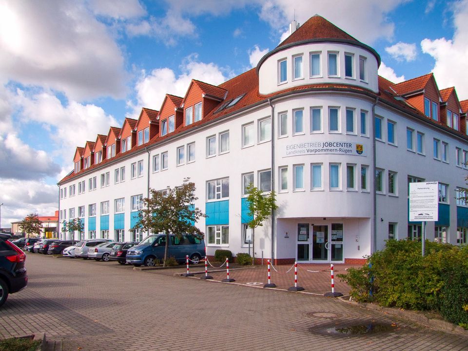 Attraktive Bürofläche im Erdgeschoss im Gewerbegebiet in Bergen auf Rügen zu vermieten! in Bergen auf Rügen