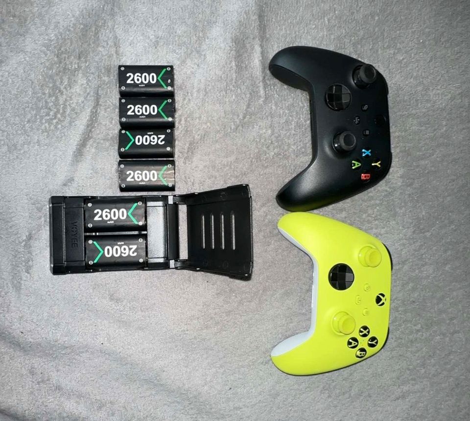 Xbox series X Controller/Zubehör in Rödental