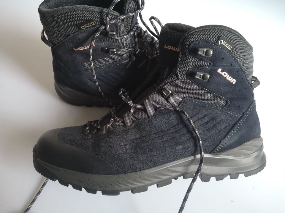 Damen Wander Schuhe Boots LOWA EXPLORER GTX Gr 41 blau Leder in Erkrath