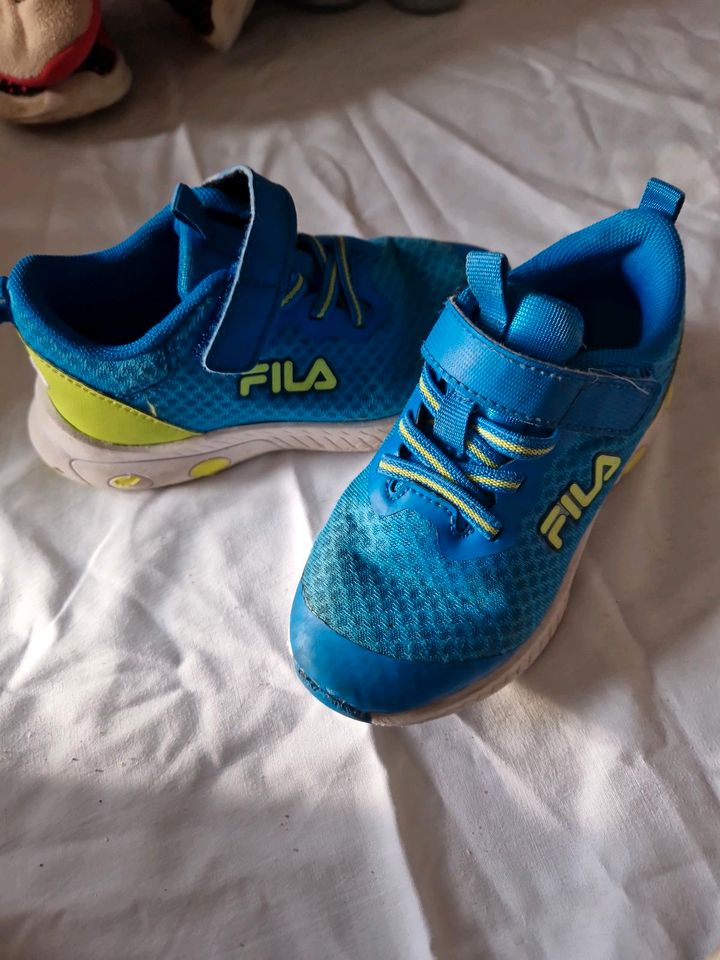 Schuhe | Gr 26 | FILA, Kangeroos, Elefanten, Disney, WalkX in Berlin