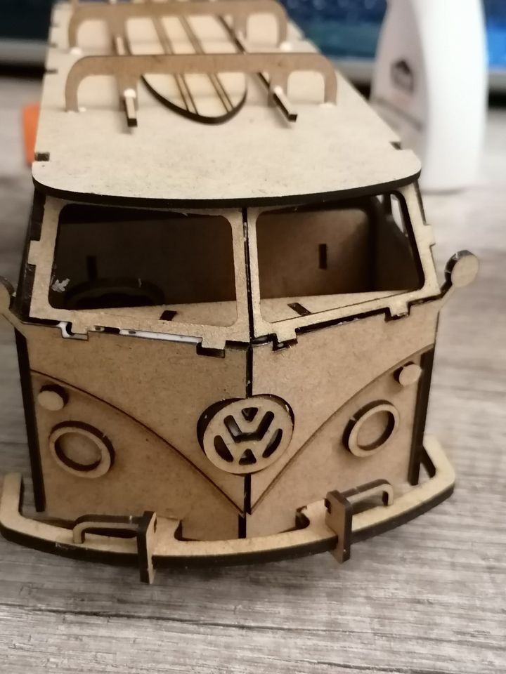 VW (Surf)-Bus T1 als 3D-Puzzle mit extra Surfbrett (Modell) in Ichtershausen