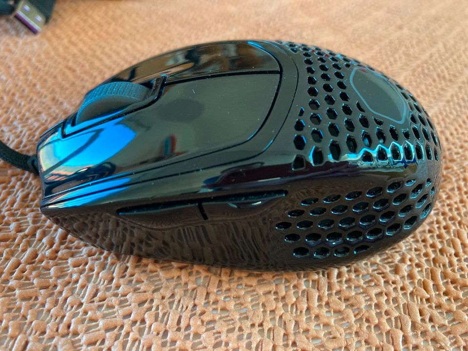 Cooler Master MM720 RGB schwarz-glänzend Gaming Maus gebraucht in Benediktbeuern