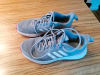 Adidas Sportschuhe / Hallenschuhe Bayern - Marktheidenfeld Vorschau