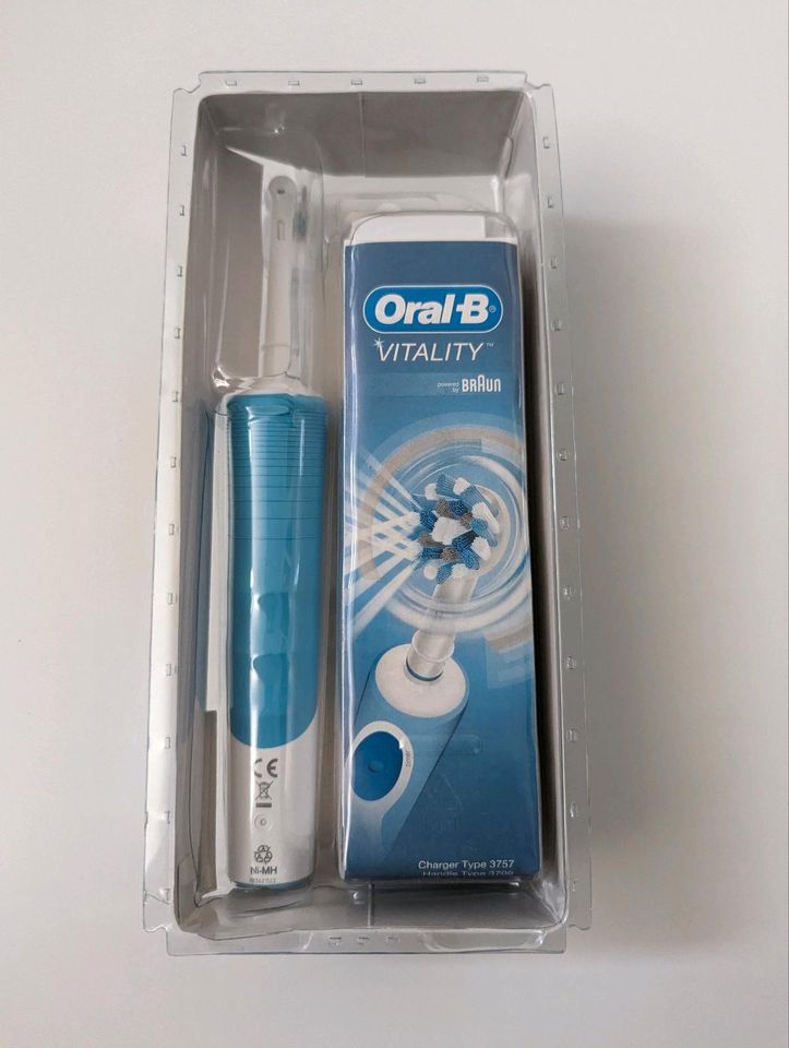 Oral-B Vitality Cross Action elektrische Zahnbürste, neu in Fürth