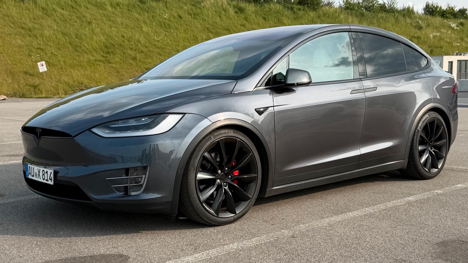 Abbildung des Autos Tesla Model X Performanc…