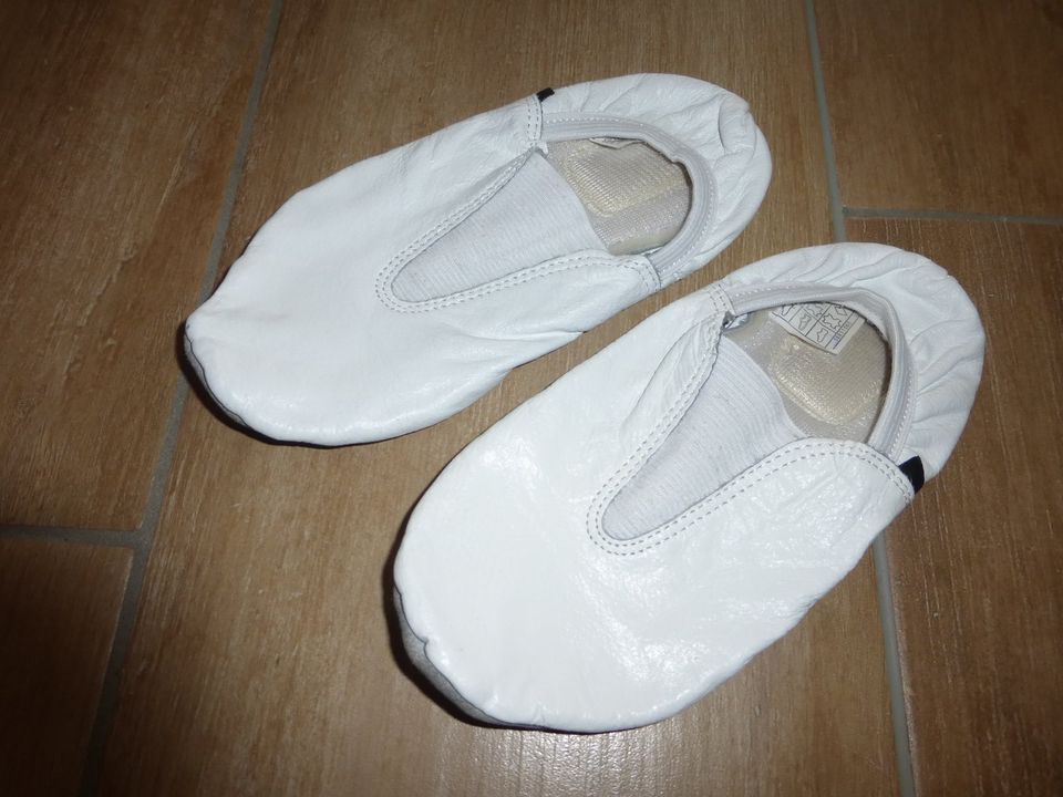 Tanzschlappen Ballettschuhe Echt Leder Gr. 30 (31) sehr gut erhal in Ronneburg