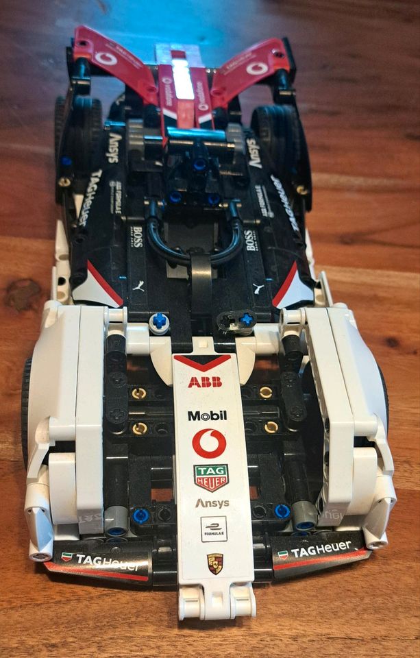 LEGO TECHNIC: Formula E Porsche 99X Electric (42137) in Bremen