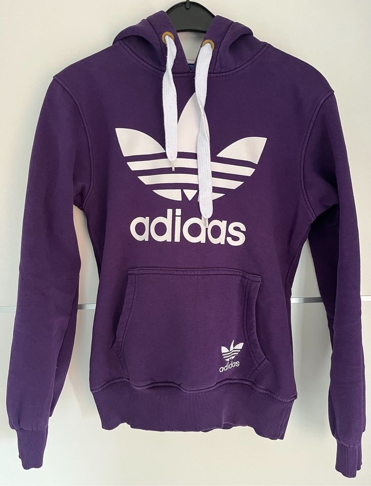 Adidas Hoodie Gr. S in lila in Norderstedt