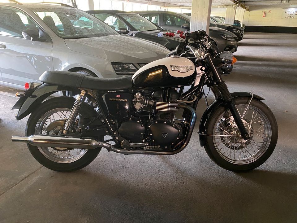 Triumph Bonneville T100 in Oranienburg