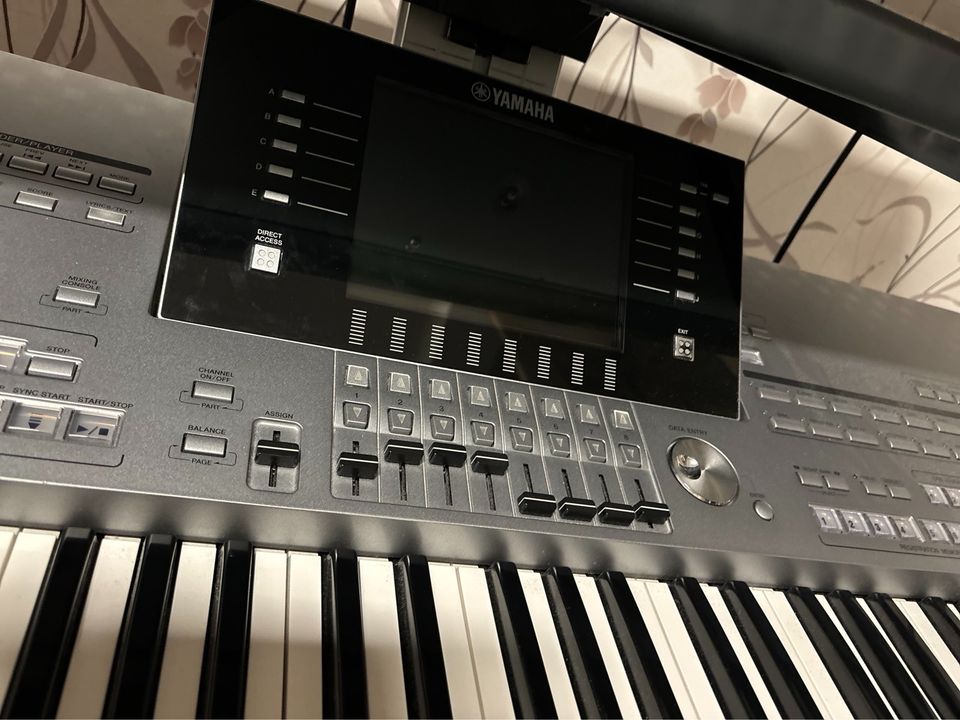 Yamaha Tyros 5 in Uetze