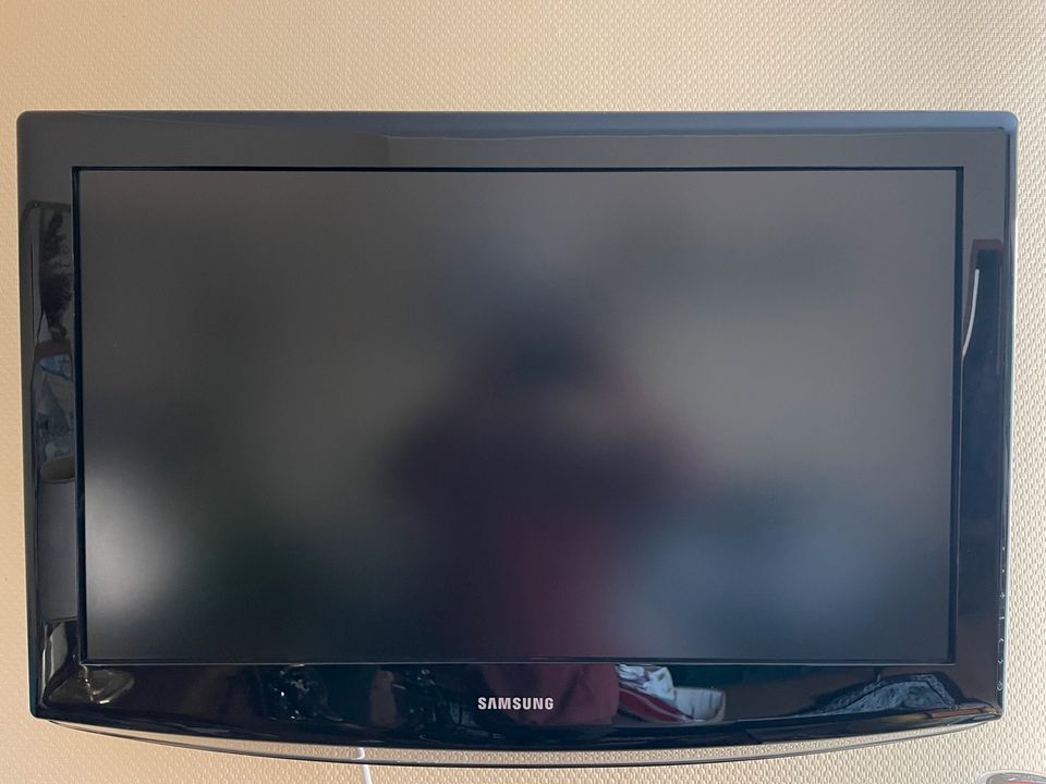 32" Samsung LE32R81B LCD Fernseher TV in Mittenwalde