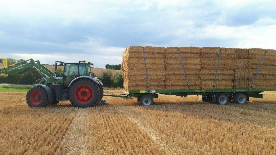 Strohballen in Quader,-Rund und Kleinballen in Buch