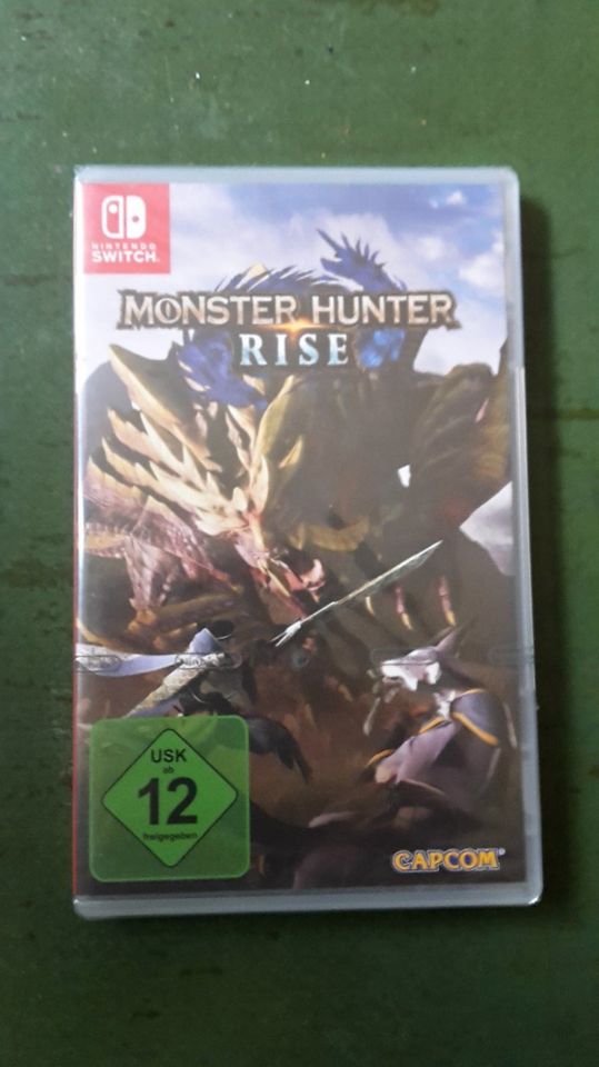 NINTENDO SWITCH MONSTER HUNTER RISE NEU & VERSIEGELT in Berlin