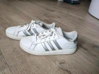 Adidas Sneaker Gr. 38 / 5 1/2 Niedersachsen - Holdorf Vorschau