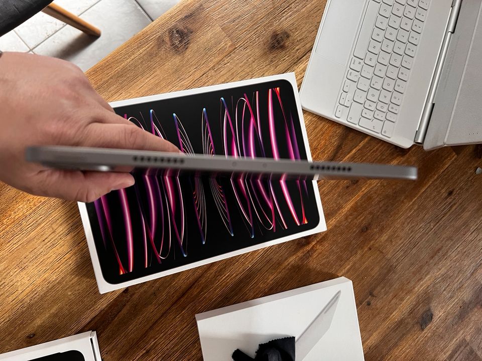 iPad Pro 11“ M2 (12/2022) inkl.Magic Keyboard &Apple Pencil Gen.2 in Dinslaken