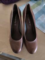 biete Pumps in braun Bayern - Feuchtwangen Vorschau