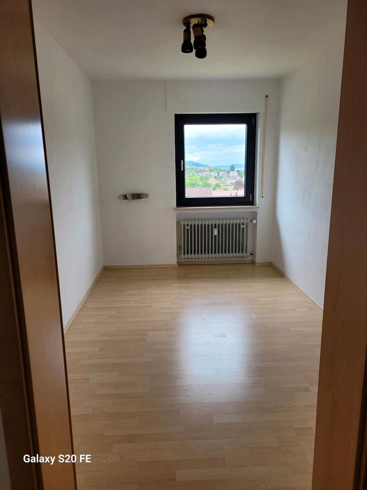 Ruhige 4-Zimmerwohnung mit EBK und 2 Balkone in Geislingen an der Steige