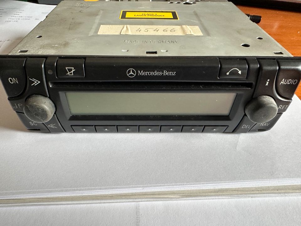 Original Mercedes Benz Audio 30 APS BE4705 Becker CD Autoradio in Freiberg