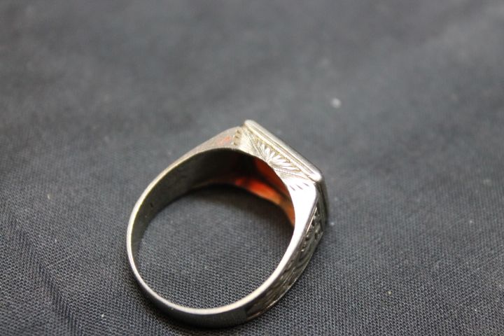 Herrenring sehr alt Einlage ? Stein ? Prägung 10 K Schmuck Ring V in Eitorf