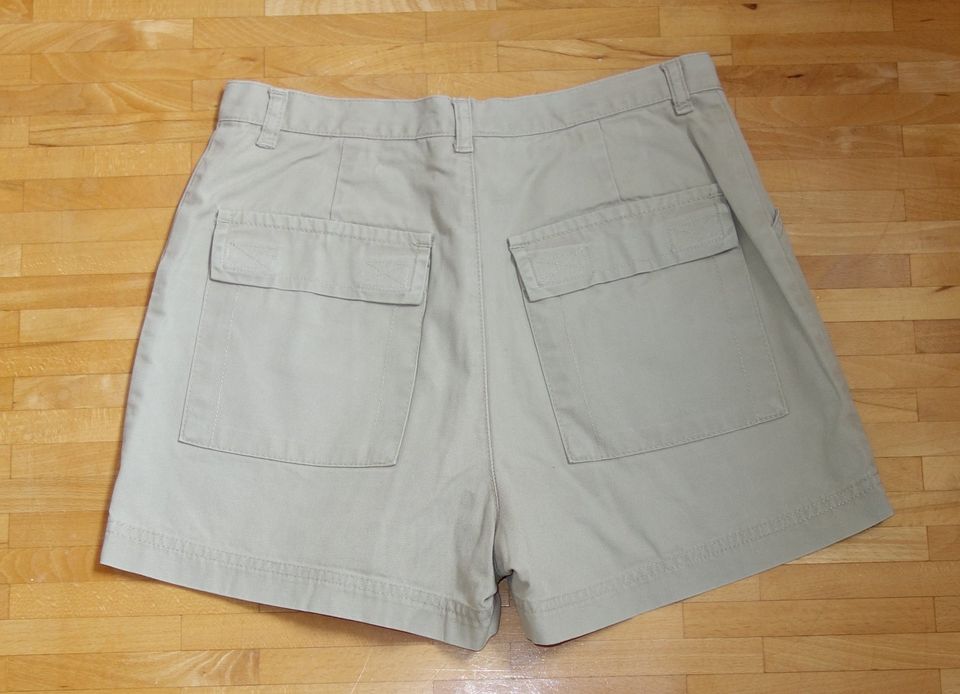 MAUI-WOWIE kurze Shorts Baumwolle Gr. 36 - guter Zustand in Leverkusen