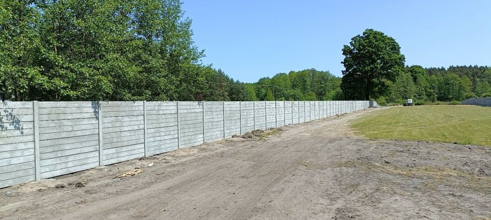 10m Betonzaun 2m hoch Muster einseitig m. Anlieferung u Entladung in Steinhöfel