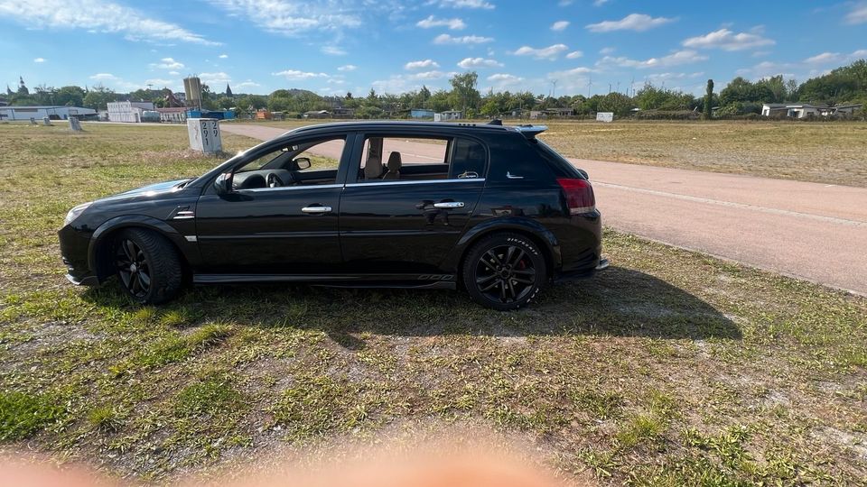 Opel Signum 3.0d limited edition in Eisleben