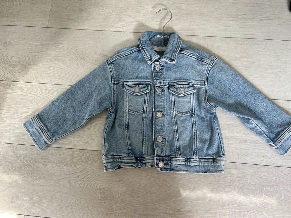 Jeans Jacke von H&M in Größe 110 in Herten