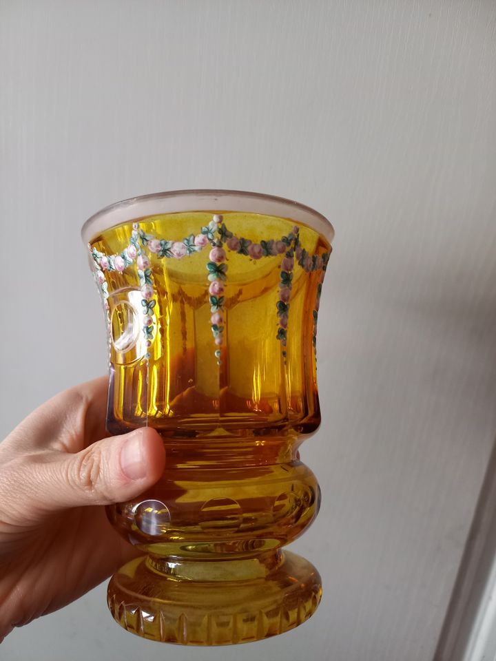 Biedermeier Glas Becher Emailmalerei Jagd Kraterbecher Ranfbecher in Koblenz