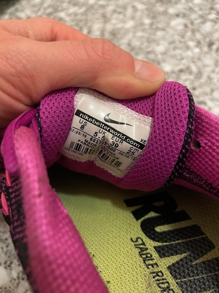 Nike Zoom structure 18 Größe 39 rosa pink in Dresden